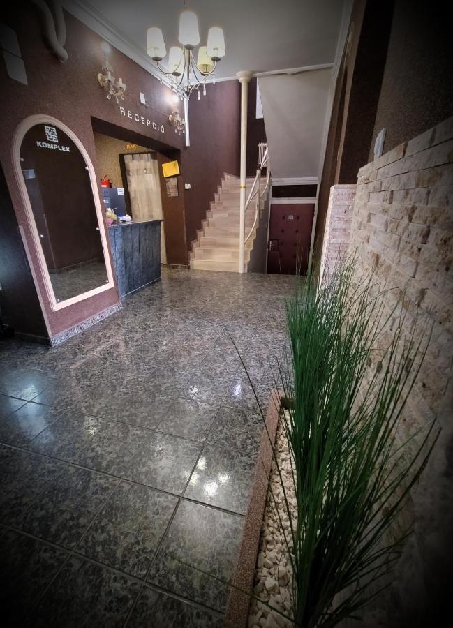 KOMPLEX -Rendezvénytermek-Panzió-Apartman-Irodák- Mateszalka Exterior foto